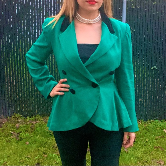 Welcome to my closet - Picture 3 of 4